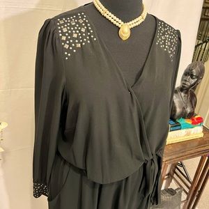 Dynamic black, faux wrapped dress by City Chic🌹